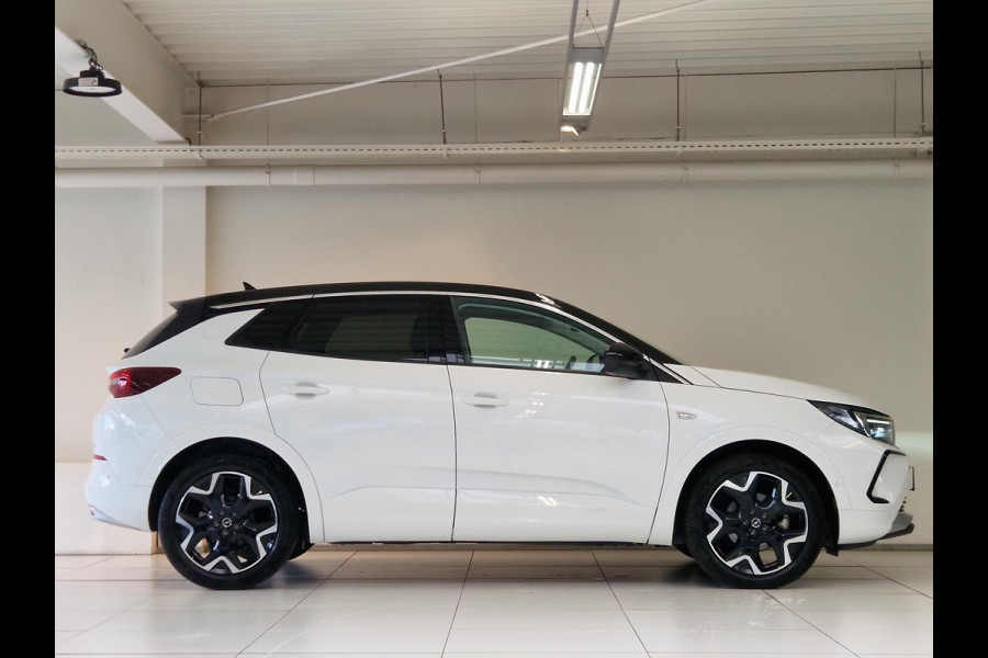 Opel Grandland 1.2 Turbo Level 3 Automaat | Trekhaak | Navigatie | Alcantara | Voorruitverwarming | Parkeerassistent | Stoelverwarming | Stuurwielverwarming |