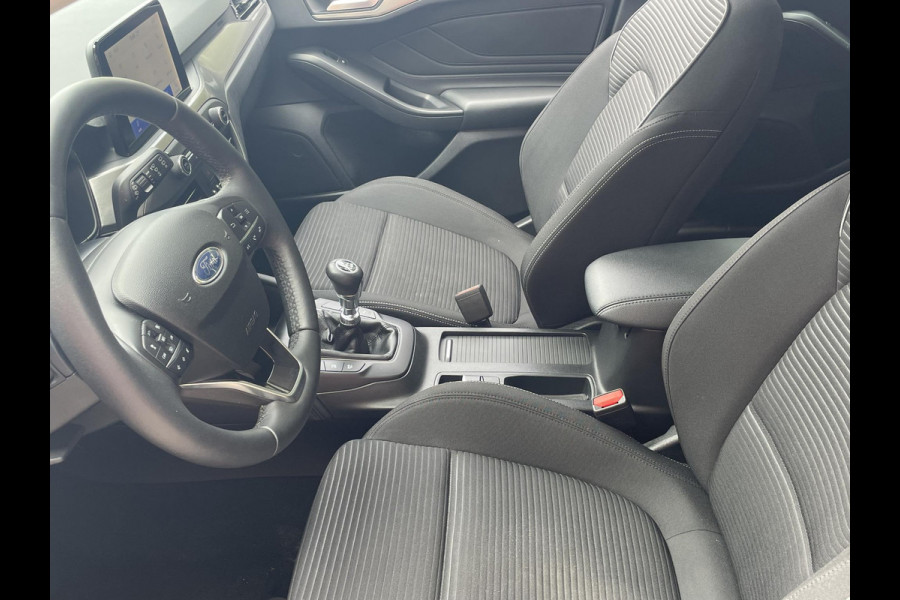 Ford Focus 1.0 EcoBoost 125pk Titanium | Navigatie | Apple Carplay/Android Auto| Parkeersensoren | Adaptive Cruise Control | Stoel- en stuurverwarming | Verwarmde voorruit | Ledverlichting | Climate Control