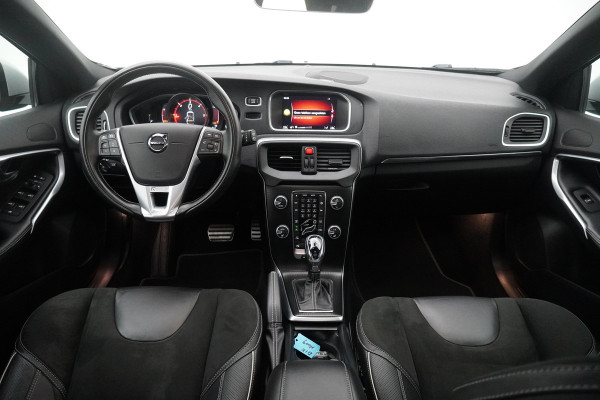 Volvo V40 BWJ 2019 / 2.0 D3 150PK Polar+ Sport automaat NL auto / Pano dak / Leer/Alcantara / Camera a / Clima / Ful LED / Navi /