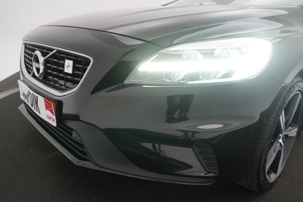 Volvo V40 BWJ 2019 / 2.0 D3 150PK Polar+ Sport automaat NL auto / Pano dak / Leer/Alcantara / Camera a / Clima / Ful LED / Navi /