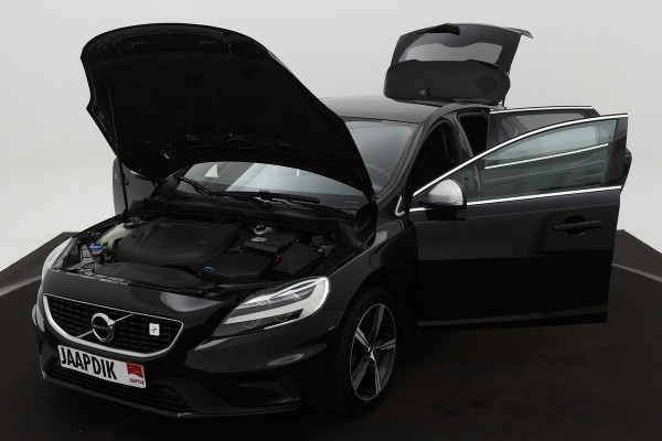 Volvo V40 BWJ 2019 / 2.0 D3 150PK Polar+ Sport automaat NL auto / Pano dak / Leer/Alcantara / Camera a / Clima / Ful LED / Navi /