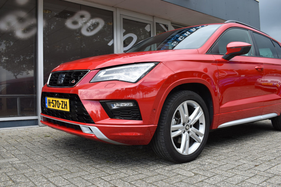 Seat Ateca 1.5 TSI FR Business Intense / Leder / Panodak / Trekhaak / Navi / 18"LM / Adap. Cruise / 1.800kg Trekgewicht