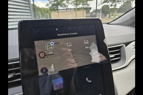 Renault Captur 1.6 E-Tech Plug-in Hybrid 160 Intens PHEV | Navi | Camera | Stoelverwarming | Keyless | Apple Carplay | DAB | 18"L.M |