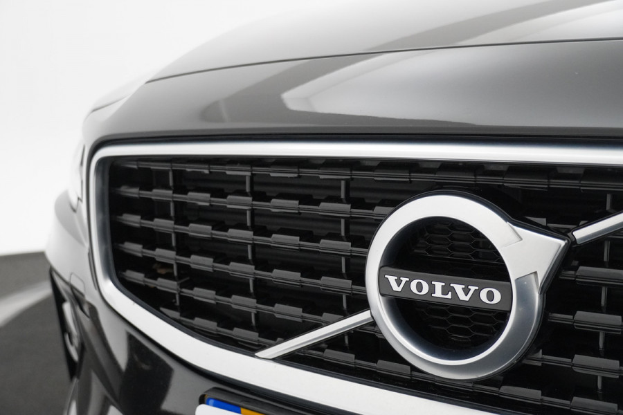 Volvo V60 BWJ 2020 /191 PK 2.0 D4 R-Design Automaat | NWE APK / Leer / Stoelverwaming / Panoramisch schuifdak / Sportstoelen / Carplay /