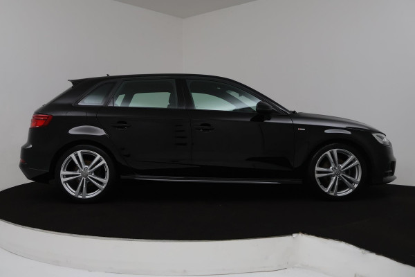 Audi A3 Sportback 35 TFSI CoD Sport S Line Edition Automaat (NAVIGATIE, STOELVERWARMING, PDC, 1e EIGENAAR, GOED ONDERHOUDEN)