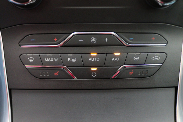 Ford S-Max 2.0 Titanium 7P Automaat LED, Panoramadak, ACC, Apple CarPlay, PDC, DAB, Navigatie, Trekhaak, 19''