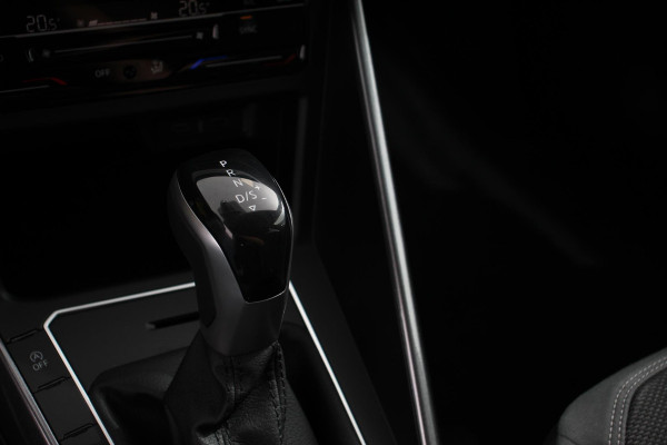 Volkswagen Polo 1.0 TSI DSG Style | Navigatie | Climate Control | Cruise control adaptive | Parkeer sensoren | Led | Dab | Lichtmetalen Velgen | Digitale Cockpit