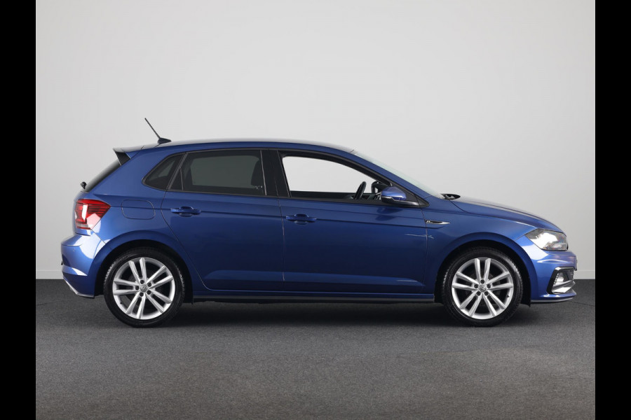 Volkswagen Polo 1.0 TSI Highline R-Line 95 PK | Navigatie | Parkeersensoren | 17"LM velgen | Digitaal dashboard |