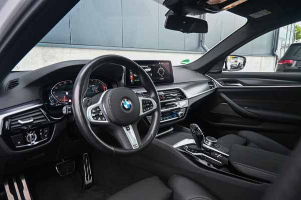 BMW 5 Serie Touring 530d *M-Sport / Soft-Close / HUD /  Panorama / Harman-Kardon / Surround View*