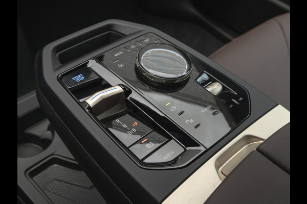 BMW iX xDrive40 Sport - Trekhaak - Driving Ass Prof - Harman Kardon - Laserlight