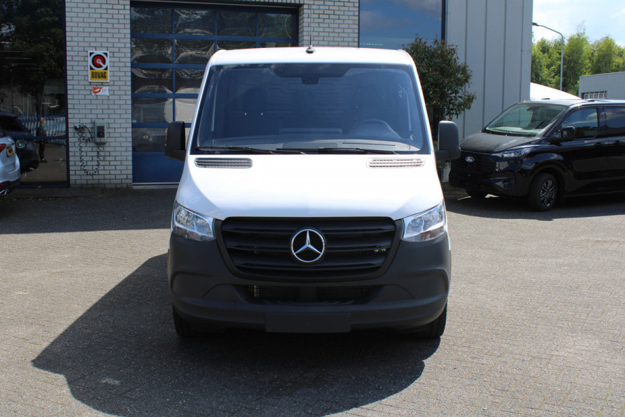 Mercedes-Benz Sprinter 211 CDI L2H1 FWD MBUX met camera, Geveerde stoel