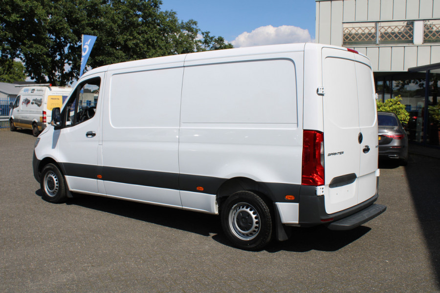 Mercedes-Benz Sprinter 211 CDI L2H1 FWD MBUX met camera, Geveerde stoel