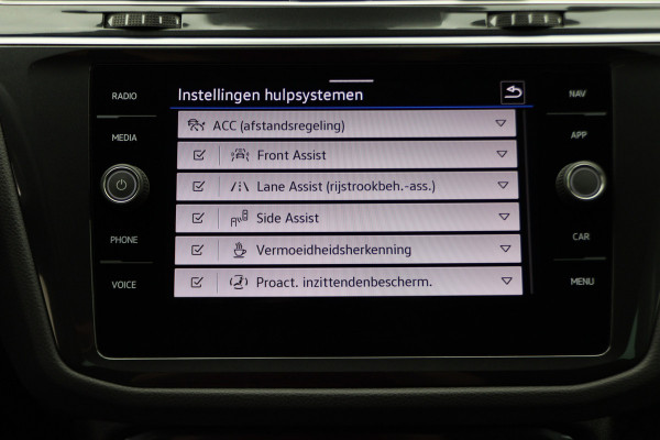 Volkswagen Tiguan 1.4 TSI eHybrid Elegance ACC, Camera, Apple Carplay, LED, Verwarmd Stuurwiel, Trekhaak, 18''