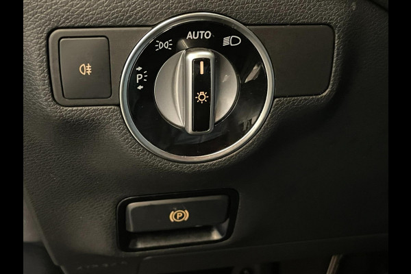 Mercedes-Benz GLA 180 / Distronic / Standkachel / Keyless / Stoelverwarming