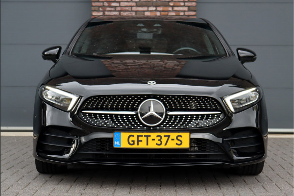 Mercedes-Benz A-Klasse 180 d AMG Line Aut8 | Distronic+ | Keyless Go | Sfeerverlichting | Surround Camera | Apple Carplay | Widescreen | Multibeam LED | Nightpakket | Rijassistentiepakket |