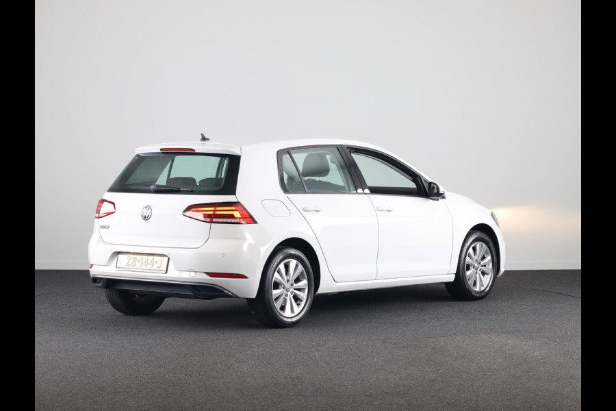 Volkswagen Golf 1.0 TSI Comfortline 110 pk | Navigatie | Parkeersensoren | Achteruitrijcamera | Adaptieve cruise control | Stoelverwarming |