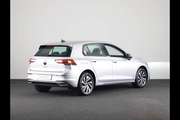 Volkswagen Golf 1.4 eHybrid Style 150 pk Automaat (DSG) | Navigatie | Parkeersensoren | Adaptieve cruise control | Stoelverwarming | LED koplampen |