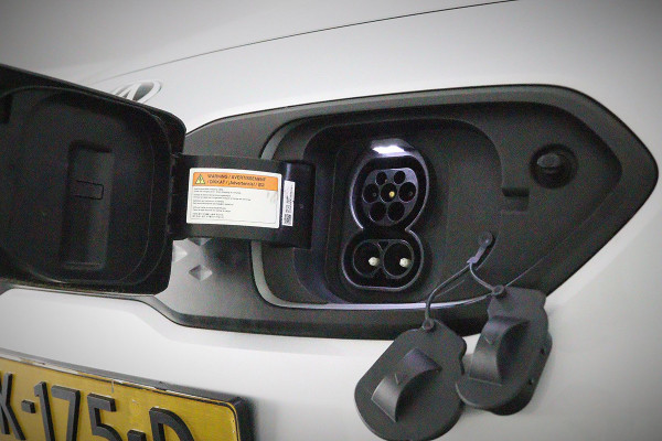 Kia e-Niro ExecutiveLine 64 kWh | Stoelverwarming & Ventilatie | Navigatie | Leder |