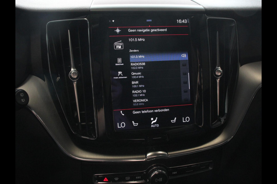 Volvo XC60 2.0 B4 Automaat Momentum | Apple Carplay / Android Auto | Adaptive Cruise Control | Camera | Lane/Side Assist | Elektrische Achterklep | Stoelverwarming |