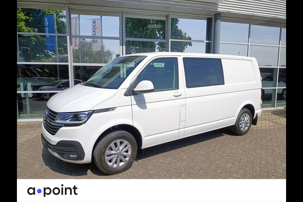 Volkswagen Transporter 2.0 TDI L2H1 30 Luxe DC Highline 150 pk Automaat (DSG) | Verlengde garantie | Navigatie via App | Trekhaak | Parkeersensoren achter | Achteruitrijcamera | Interieur voorverwarming |