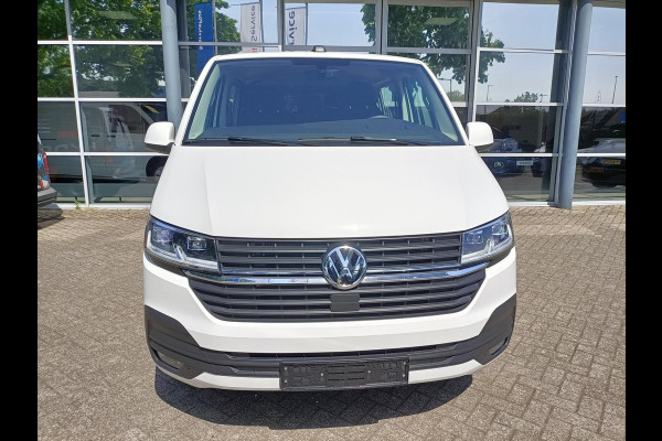 Volkswagen Transporter 2.0 TDI L2H1 30 Luxe DC Highline 150 pk Automaat (DSG) | Verlengde garantie | Navigatie via App | Trekhaak | Parkeersensoren achter | Achteruitrijcamera | Interieur voorverwarming |