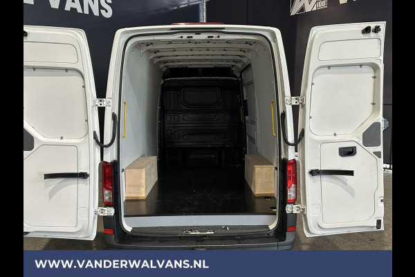 Volkswagen Crafter 2.0 TDI 177pk L3H3 L2H2 Achterwielaandrijving 3500kg Trekhaak Euro6 Airco | Apple Carplay Android Auto, Parkeersensoren, Bijrijdersbank