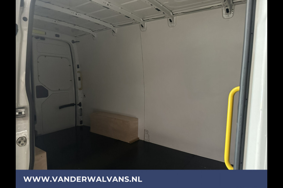 Volkswagen Crafter 2.0 TDI 177pk L3H3 L2H2 Achterwielaandrijving 3500kg Trekhaak Euro6 Airco | Apple Carplay Android Auto, Parkeersensoren, Bijrijdersbank