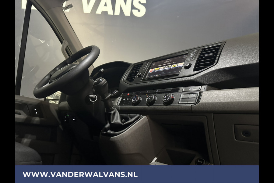 Volkswagen Crafter 2.0 TDI 177pk L3H3 L2H2 Achterwielaandrijving 3500kg Trekhaak Euro6 Airco | Apple Carplay Android Auto, Parkeersensoren, Bijrijdersbank