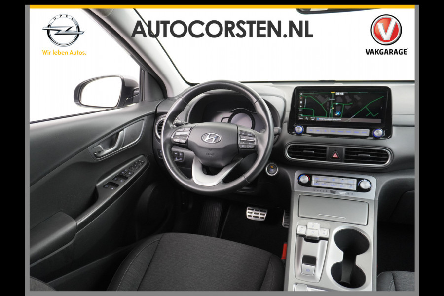 Hyundai Kona EV 64 kWh 204PK Grootste ACCU 3d-Navi Camera Apple Carplay DAB Android PDC Warmtepomp Lane-assist+Waarsch. Adaptive-CruiseContro Fashion Connected Services Elektr.Ramen+Spiegels Licht+Regensensor ACC HuD ETMS Priv.Glas ESP Vermoeidheids-herk. Botswaarsch. AEB ASR ESP nieuw 43000 euro enorm Elektr. Bereik !