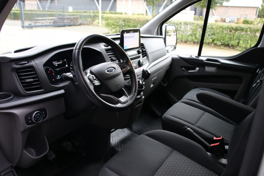 Ford Transit Custom 300 2.0 TDCI L2H1 | Camera | CarPlay | Stoelverwarming | Raptor Edition | Stoelverwarming | Trekhaak | Airco | 3-Zitter | Nieuwe APK | Onderhoudsbeurt
