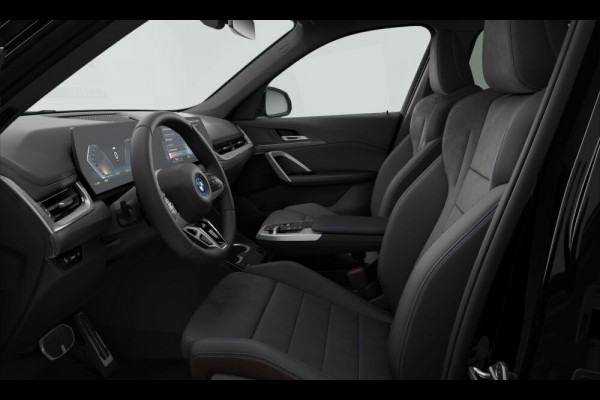 BMW iX1 xDrive30 M-Sport - Shadowline - Adaptive LED - Camera - 19 Inch