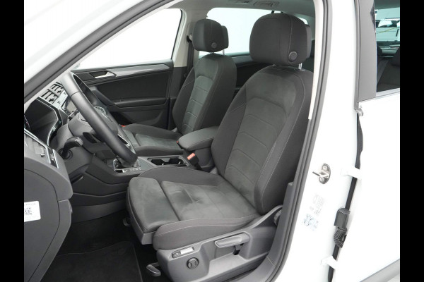 Volkswagen Tiguan 1.5 TSI 150pk DSG Life Business Panorama Trekhaak Massage Side Assist 77