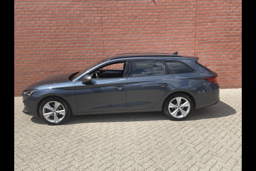 Seat Leon Sportstourer 1.5 eTSI 150pk DSG FR Navigatie Parkeersensor achter Camera Adaptive Cruise Control Elektrische achterklep Stoel- en stuurverwarming Ledverlichting Getinte ramen Climate Control