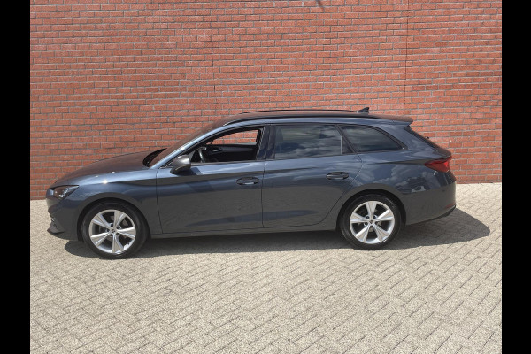 Seat Leon Sportstourer 1.5 eTSI 150pk DSG FR Navigatie Parkeersensor achter Camera Adaptive Cruise Control Elektrische achterklep Stoel- en stuurverwarming Ledverlichting Getinte ramen Climate Control