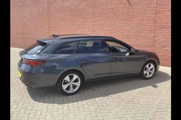 Seat Leon Sportstourer 1.5 eTSI 150pk DSG FR Navigatie Parkeersensor achter Camera Adaptive Cruise Control Elektrische achterklep Stoel- en stuurverwarming Ledverlichting Getinte ramen Climate Control