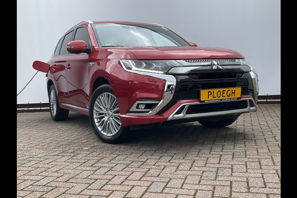 Mitsubishi Outlander 2.4 PHEV 230pk Intense+ VOL! Leer Open dak Trekhaak Plug-in Automaat