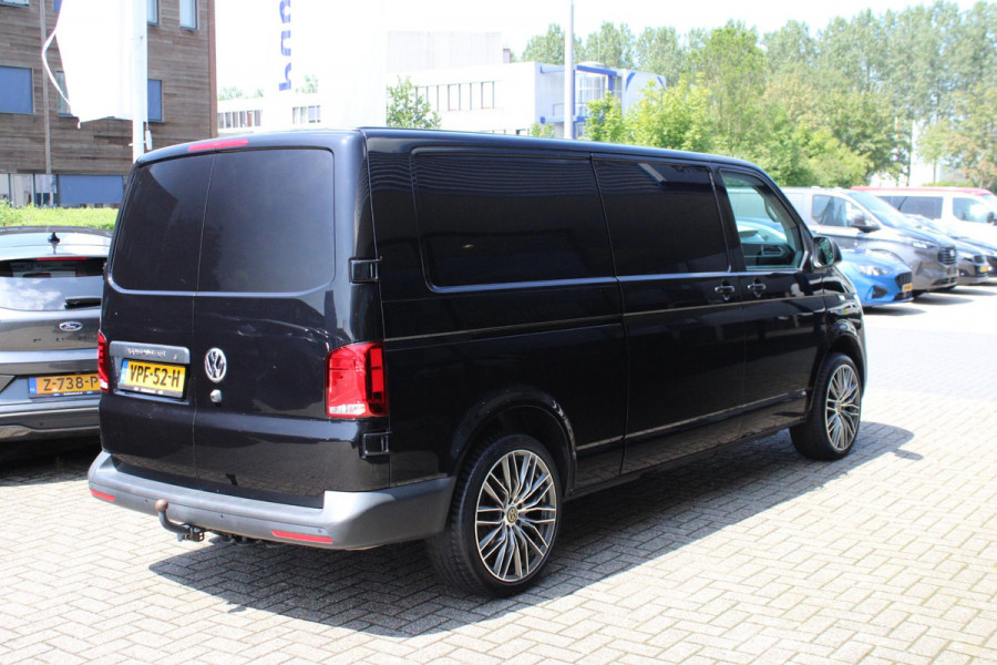 Volkswagen Transporter 2.0 TDI L2H1 110pk 28 Comfortline | 20 Inch Lichtmetalen Wielen | Trekhaak | Achteruitrijcamera | Carplay | Cruise Control |