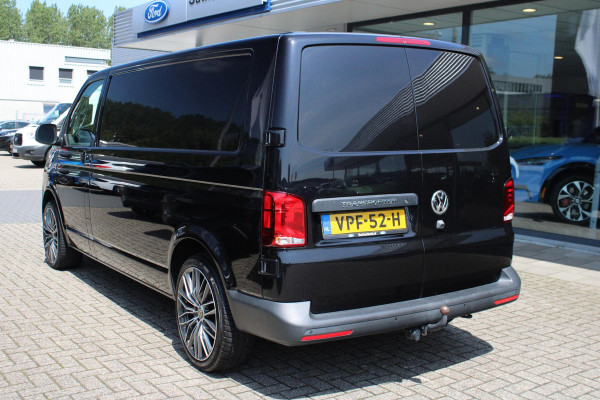 Volkswagen Transporter 2.0 TDI L2H1 110pk 28 Comfortline | 20 Inch Lichtmetalen Wielen | Trekhaak | Achteruitrijcamera | Carplay | Cruise Control |