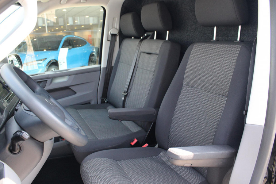 Volkswagen Transporter 2.0 TDI L2H1 110pk 28 Comfortline | 20 Inch Lichtmetalen Wielen | Trekhaak | Achteruitrijcamera | Carplay | Cruise Control |