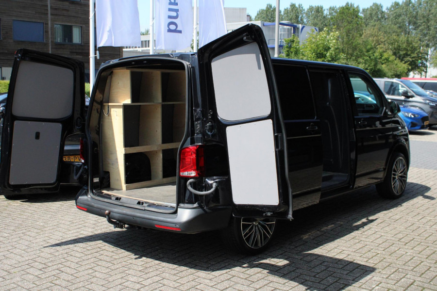 Volkswagen Transporter 2.0 TDI L2H1 110pk 28 Comfortline | 20 Inch Lichtmetalen Wielen | Trekhaak | Achteruitrijcamera | Carplay | Cruise Control |