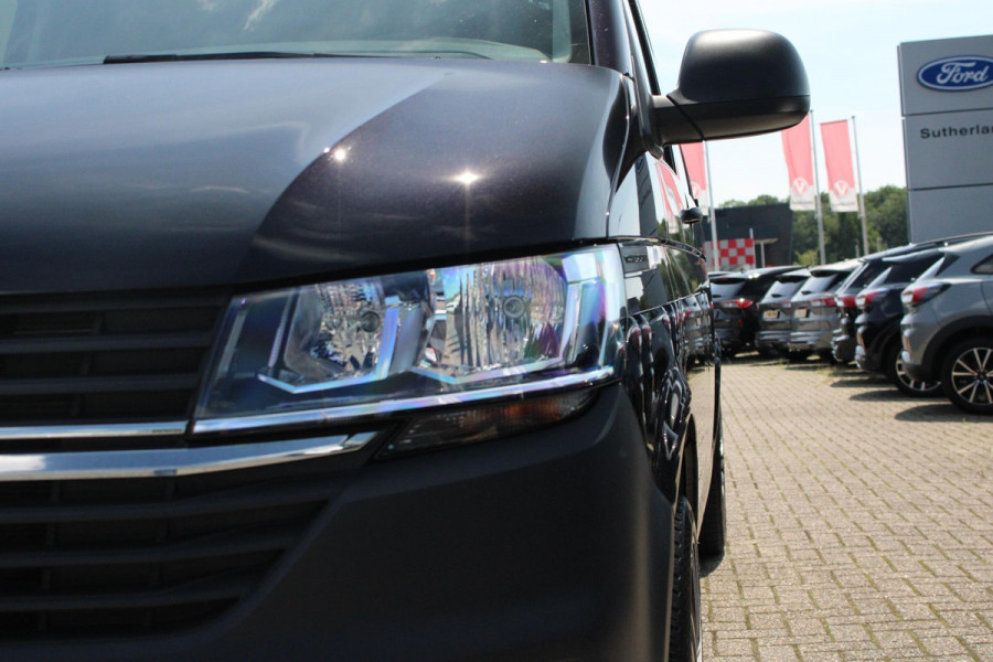 Volkswagen Transporter 2.0 TDI L2H1 110pk 28 Comfortline | 20 Inch Lichtmetalen Wielen | Trekhaak | Achteruitrijcamera | Carplay | Cruise Control |