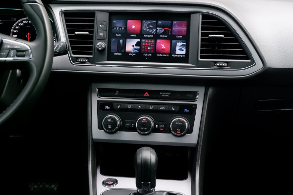 Seat León ST 1.5 TSI Xcellence Afn. trekhaak | Virtual | LED | Navi | PDC | Carplay | Clima