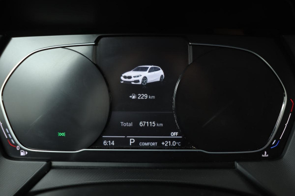 BMW 1-serie 118i Sport Line | Stoelverwarming | Carplay | Full LED | PDC | Navigatie | DAB+ | Sportstoelen |  Climate control | Cruise control