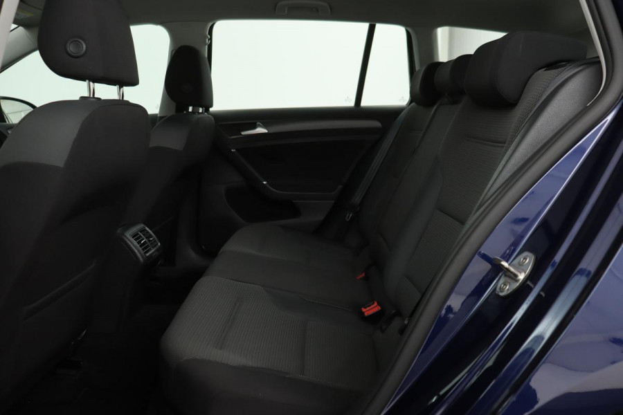 Volkswagen Golf 1.0 TSI Comfortline | Adaptive cruise | Carplay | Navigatie | Climate control | PDC | Bluetooth | Regen-/lichtsensor