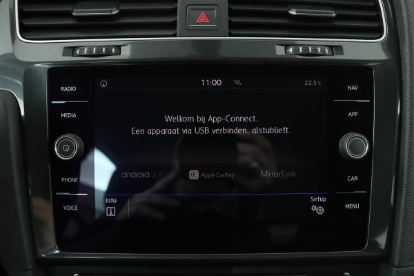 Volkswagen Golf 1.0 TSI Comfortline | Adaptive cruise | Carplay | Navigatie | Climate control | PDC | Bluetooth | Regen-/lichtsensor