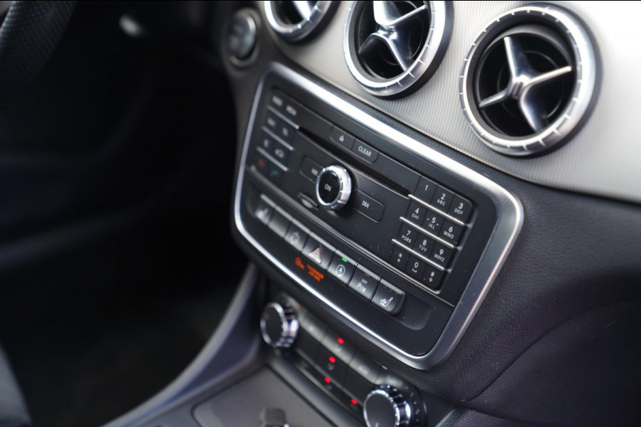 Mercedes-Benz CLA-Klasse Shooting Brake 220 d Ambition | AMG Pakket | Stoelverwarming | Groot navigatie | Leder/Alcantara |