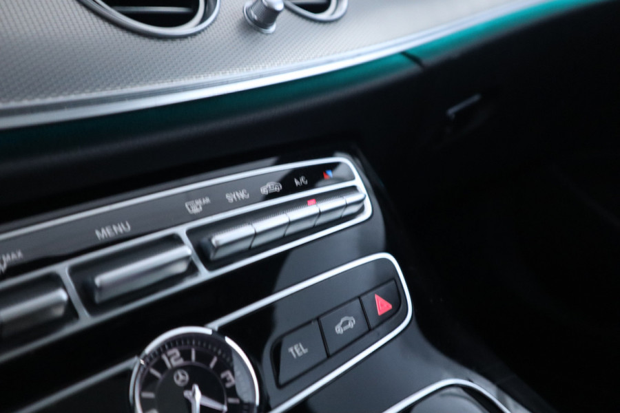 Mercedes-Benz E-Klasse 200 Premium Panoramadak, Apple Carplay, Sfeerverlichting, Camera