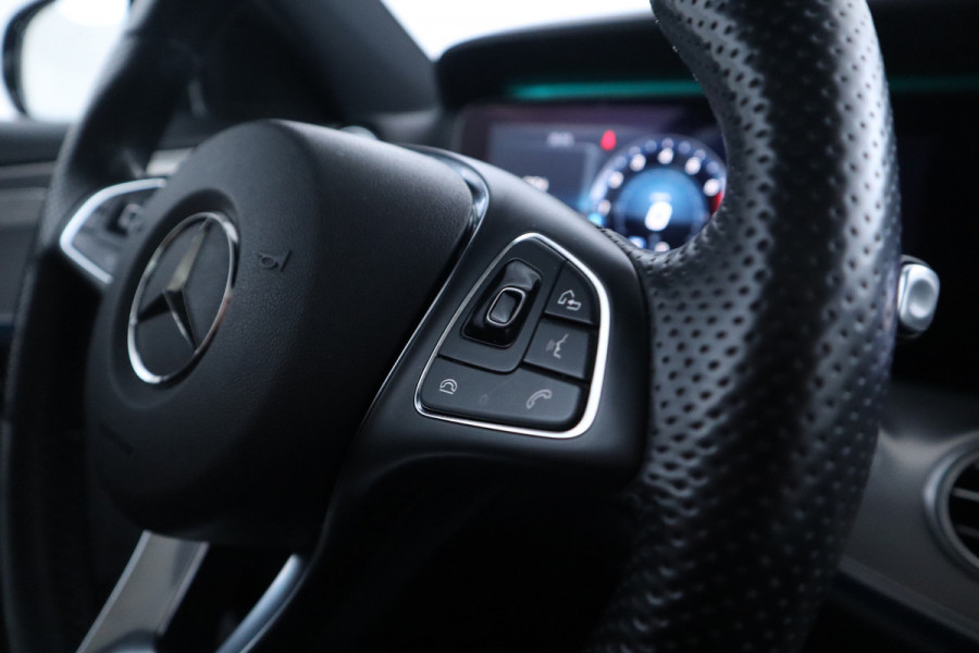 Mercedes-Benz E-Klasse 200 Premium Panoramadak, Apple Carplay, Sfeerverlichting, Camera