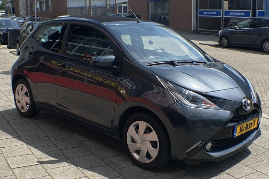 Toyota Aygo 1.0 VVT-i X-Wave Cabrio ( Electrisch dak ) - 5Drs I Airco I LED I Comfort pakket I Dealer onderhouden