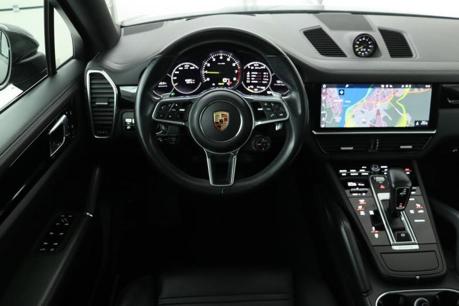 Porsche Cayenne 3.0 E-Hybrid | Adaptive cruise | Panoramadak | Head-Up | Bose | 360 camera | Leder | Carplay | Stoel & stuurverwarming | Navigatie | DAB | Memory | Keyless | Soft-Close